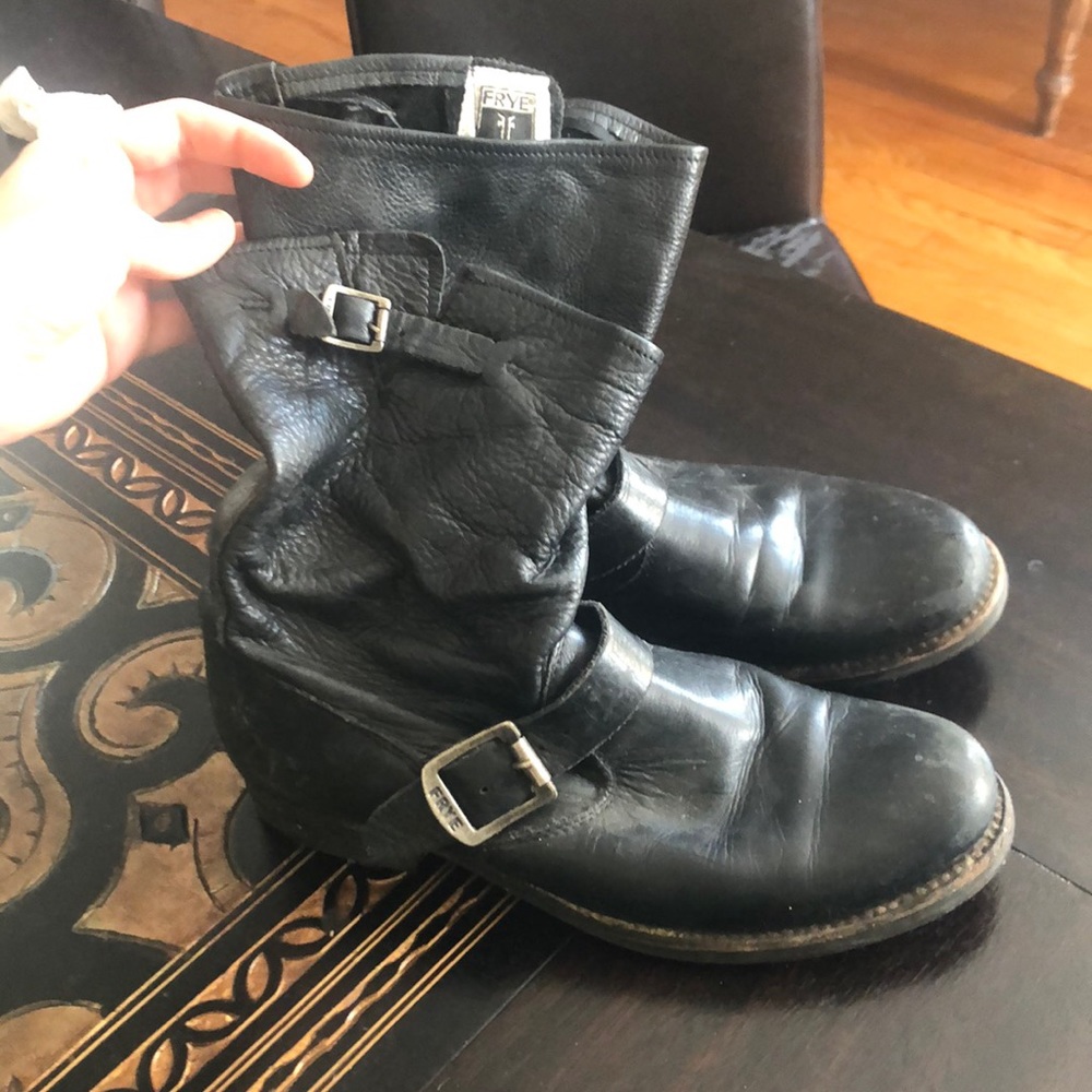 Women’s Frye leather boots size 9